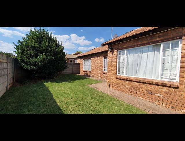 3 BEDROOM TOWNHOUSE RENTED IN WILGEHEUWEL